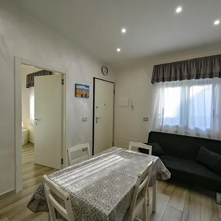 Apartman Le Roche Noir 11
